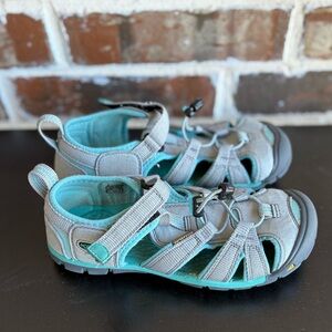 Keen Newport H2 Waterproof Slip On Closed Toe Gray Teal Sandals Kids Size 2